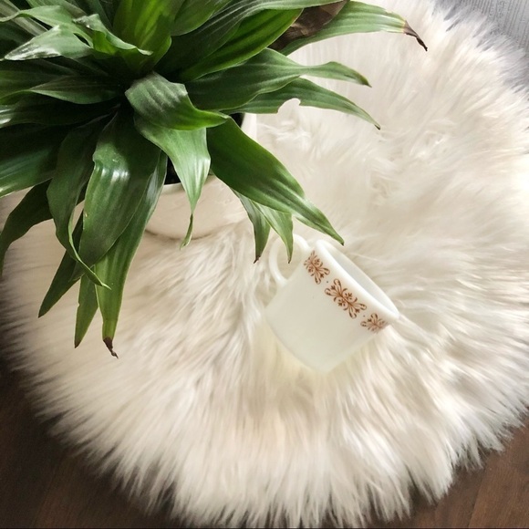 Pyrex VINTAGE Copper Filigree Milk Glass Mug - Picture 1 of 6